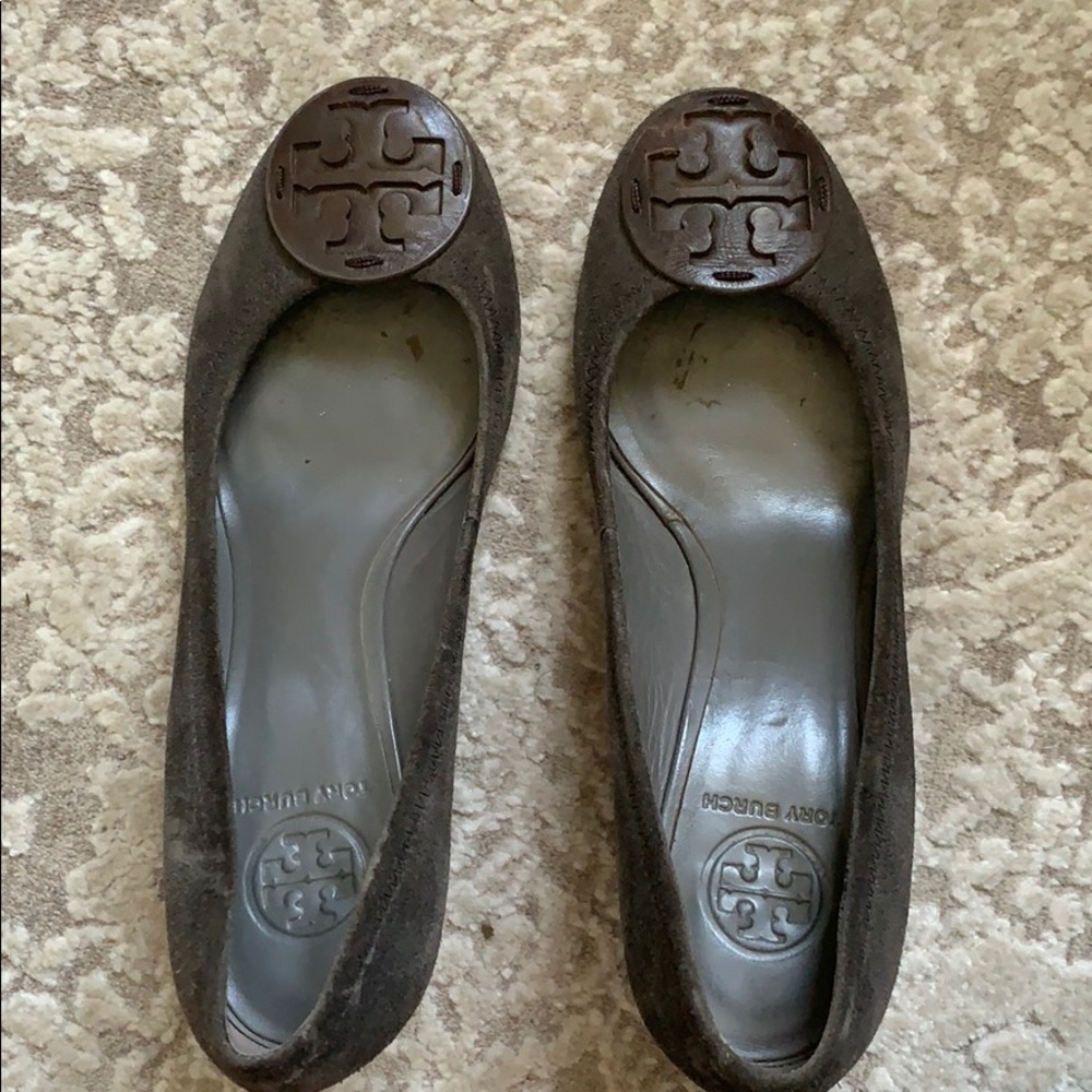 TORY BURCH BROWN SUEDE WEDGES